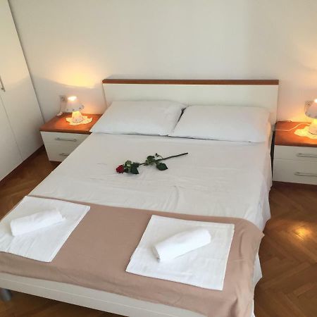 Apartment Trstenik Split Exterior photo